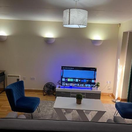 2 Bedrooms, 2 Bathrooms Stunning Penthouse City View Bradford  Zewnętrze zdjęcie