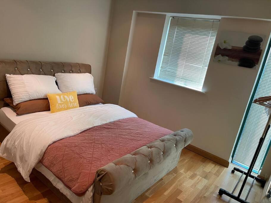 2 Bedrooms, 2 Bathrooms Stunning Penthouse City View Bradford  Zewnętrze zdjęcie